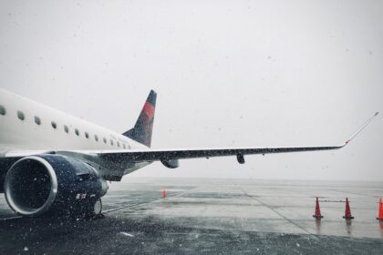 How to Handle Flight Delays Like a Pro (Without Losing Your Cool)