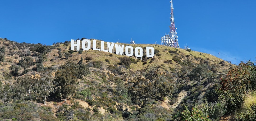 5 Signs a Celebrity Feud Is Staged for Publicity