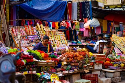 How to Identify and Capitalize on Emerging Market Trends Early