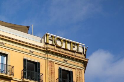 5 Hotel Booking Mistakes That Make Your Stay More Expensive – How to Avoid Them