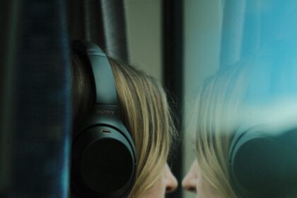 5 Subtle Ways Movie Soundtracks Manipulate Your Emotions