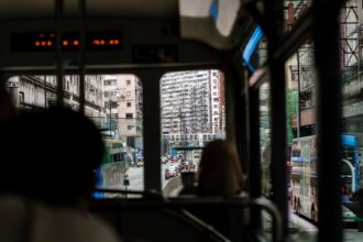 How to Navigate Public Transportation in a New City Like a Local